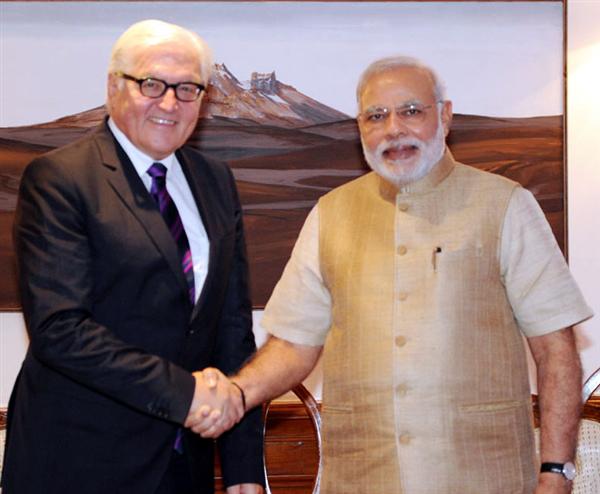 जर्मनी के विदेश मंत्री फ्रैंक-वाल्टर स्टेनमेयर ने नई दिल्ली में प्रधानमंत्री नरेन्द्र मोदी से मुलाकात की