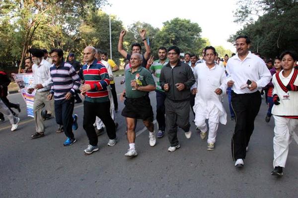 Adviser to the Administrator Chandigarh K.K. Sharma and others participating in the ‘RUN FOR UNITY’ on the occasion of Rashtriya Ekta Diwas at Sukhan Lake, Chandigarh