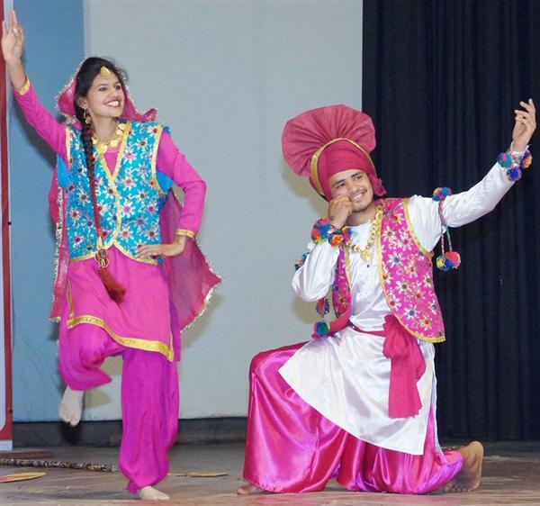 Aryans students set the stage on fire in Annual function. Students performed many items and enthralled the audience at Mohali